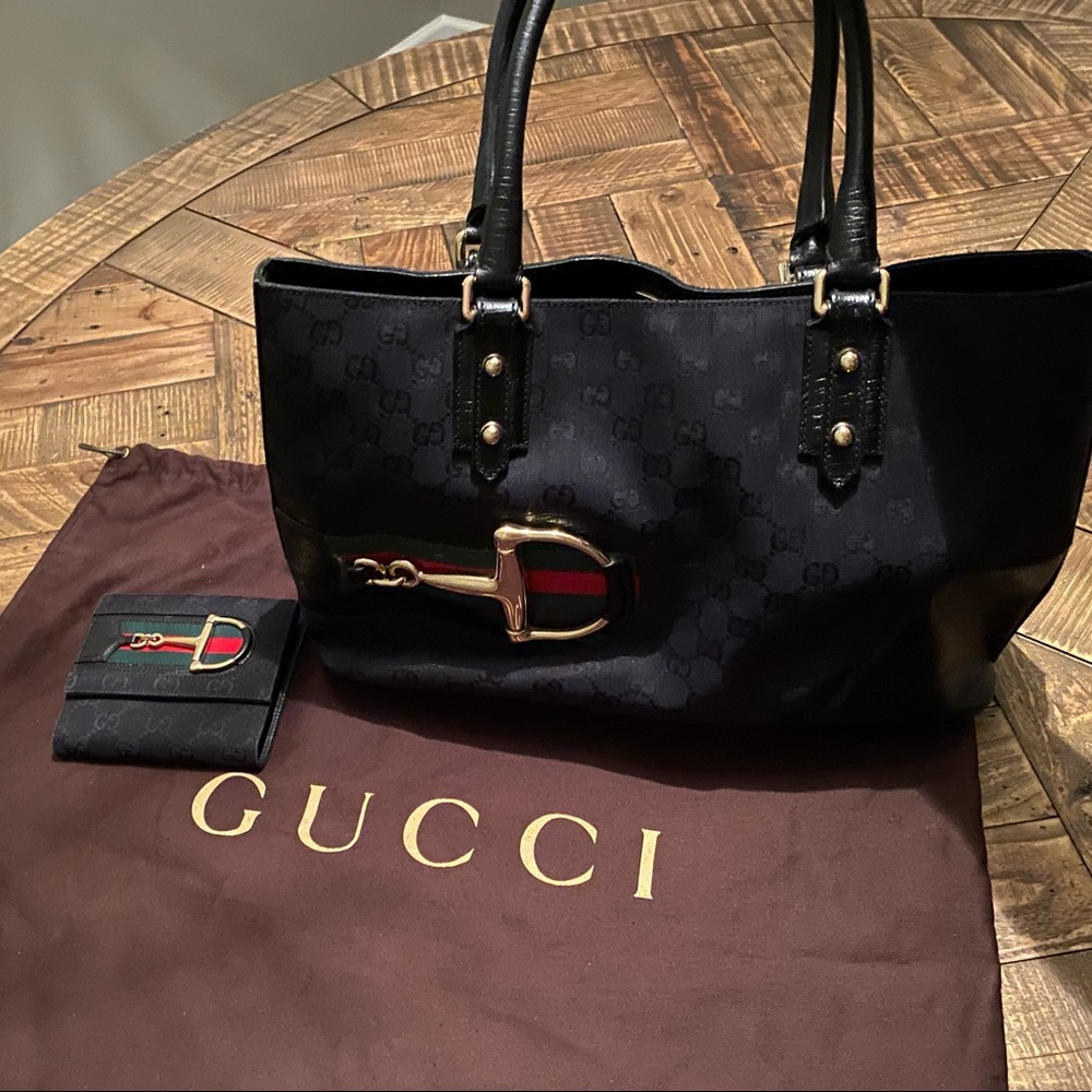 100% Authentic Gucci handbag and wallet.